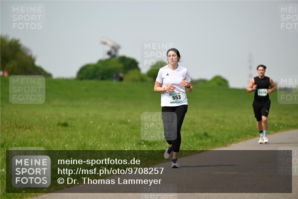 10.05.2026 - 8. Wedeler Halbmarathon Dr. Thomas Lammeyer http://msf.ph/oto/9708257 10.05.2026 12:01:01 Laufen 553, 1026 meine-sportfotos.de