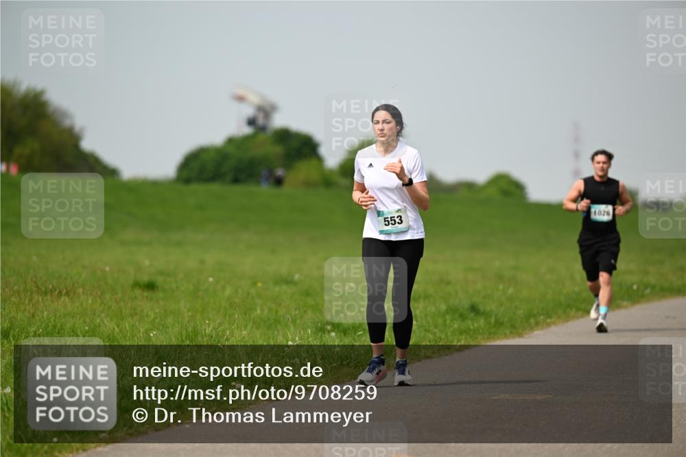 10.05.2026 - 8. Wedeler Halbmarathon Dr. Thomas Lammeyer http://msf.ph/oto/9708259 10.05.2026 12:01:01 Laufen 553, 1026 meine-sportfotos.de