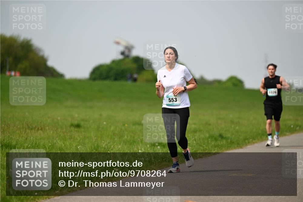 10.05.2026 - 8. Wedeler Halbmarathon Dr. Thomas Lammeyer http://msf.ph/oto/9708264 10.05.2026 12:01:01 Laufen 553, 1026 meine-sportfotos.de