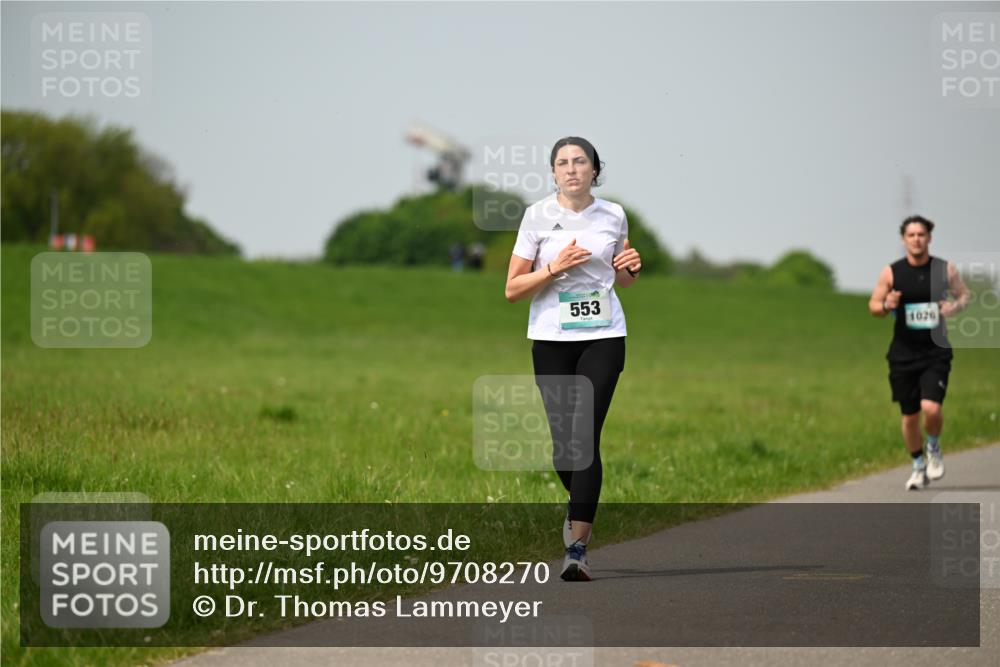 10.05.2026 - 8. Wedeler Halbmarathon Dr. Thomas Lammeyer http://msf.ph/oto/9708270 10.05.2026 12:01:02 Laufen 553, 1026 meine-sportfotos.de