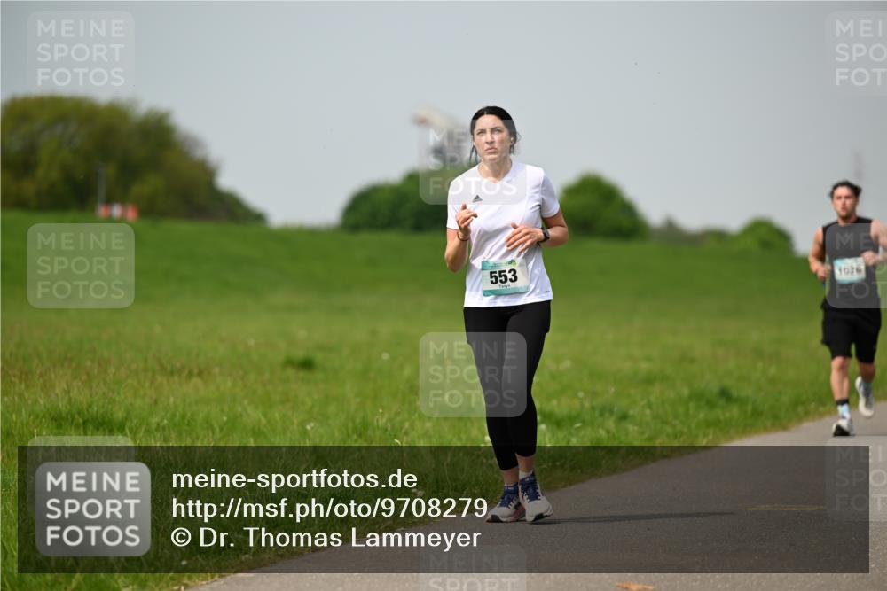 10.05.2026 - 8. Wedeler Halbmarathon Dr. Thomas Lammeyer http://msf.ph/oto/9708279 10.05.2026 12:01:02 Laufen 553, 1020 meine-sportfotos.de