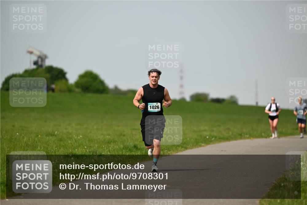 10.05.2026 - 8. Wedeler Halbmarathon Dr. Thomas Lammeyer http://msf.ph/oto/9708301 10.05.2026 12:01:04 Laufen 1026 meine-sportfotos.de