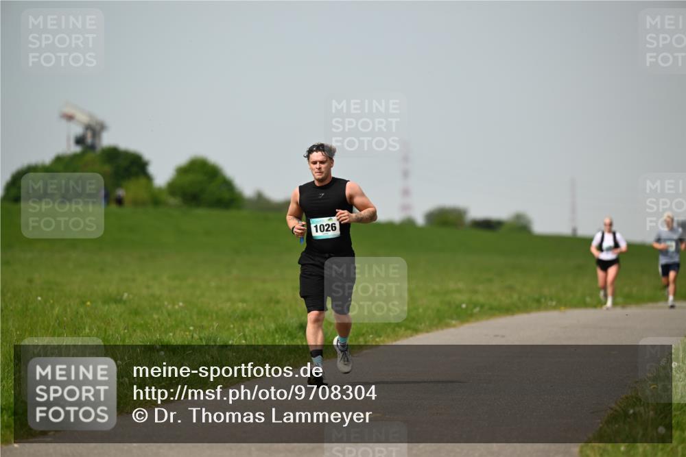 10.05.2026 - 8. Wedeler Halbmarathon Dr. Thomas Lammeyer http://msf.ph/oto/9708304 10.05.2026 12:01:04 Laufen 1026 meine-sportfotos.de