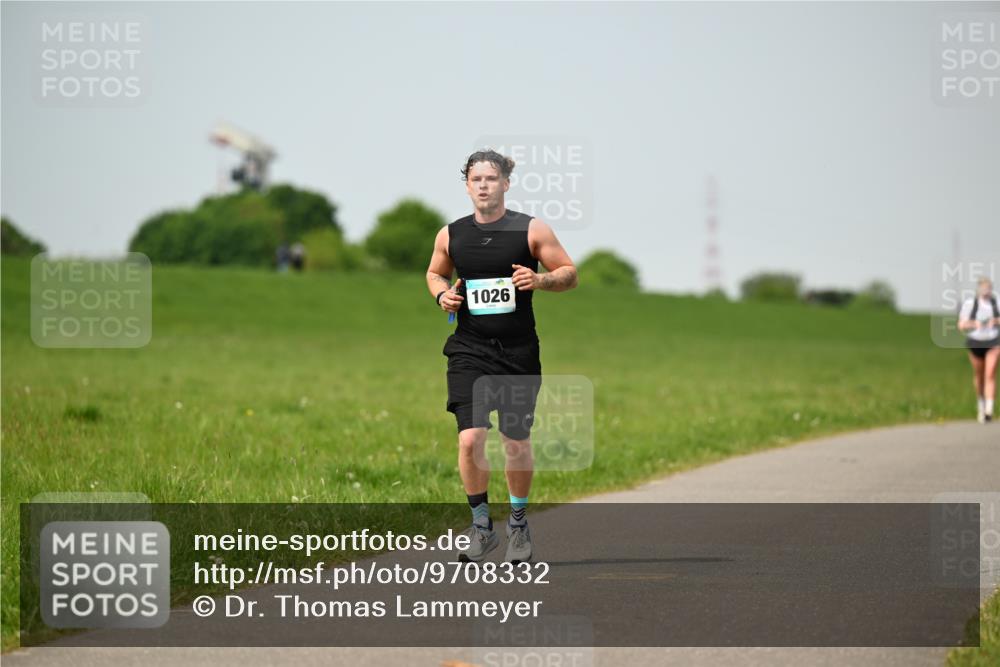 10.05.2026 - 8. Wedeler Halbmarathon Dr. Thomas Lammeyer http://msf.ph/oto/9708332 10.05.2026 12:01:06 Laufen 1026 meine-sportfotos.de