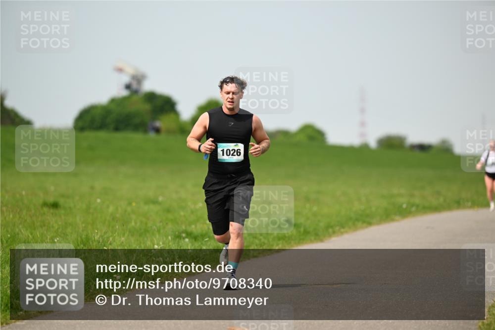 10.05.2026 - 8. Wedeler Halbmarathon Dr. Thomas Lammeyer http://msf.ph/oto/9708340 10.05.2026 12:01:06 Laufen 1026 meine-sportfotos.de