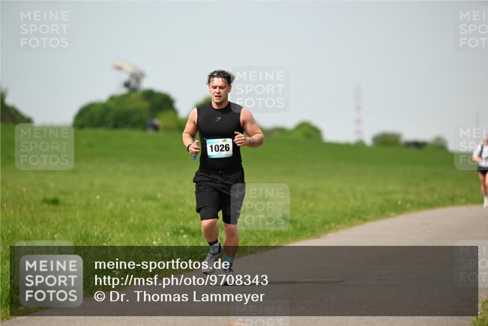 10.05.2026 - 8. Wedeler Halbmarathon Dr. Thomas Lammeyer http://msf.ph/oto/9708343 10.05.2026 12:01:06 Laufen 1026 meine-sportfotos.de