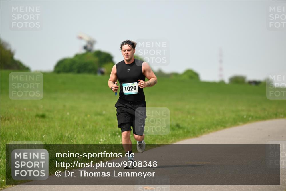 10.05.2026 - 8. Wedeler Halbmarathon Dr. Thomas Lammeyer http://msf.ph/oto/9708348 10.05.2026 12:01:07 Laufen 1026 meine-sportfotos.de