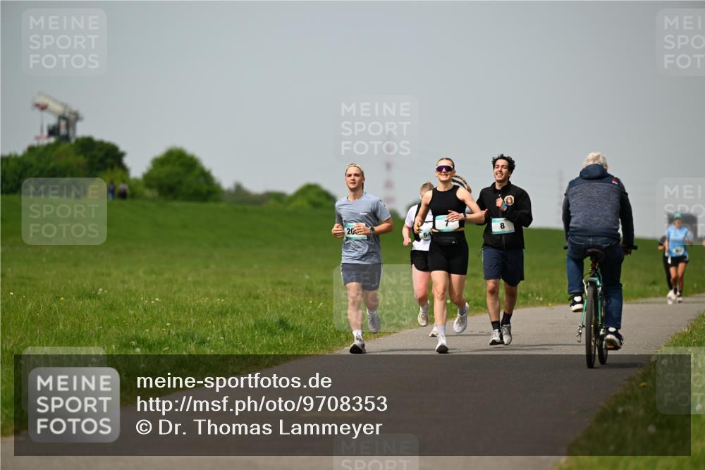 10.05.2026 - 8. Wedeler Halbmarathon Dr. Thomas Lammeyer http://msf.ph/oto/9708353 10.05.2026 12:01:15 Laufen  meine-sportfotos.de