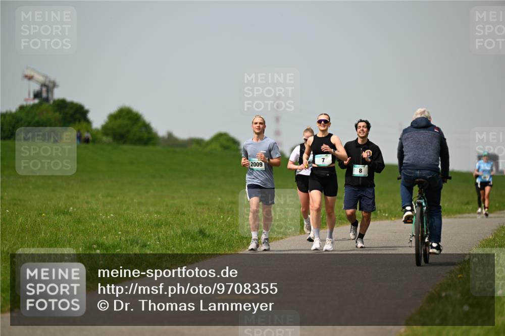 10.05.2026 - 8. Wedeler Halbmarathon Dr. Thomas Lammeyer http://msf.ph/oto/9708355 10.05.2026 12:01:15 Laufen 2009 meine-sportfotos.de