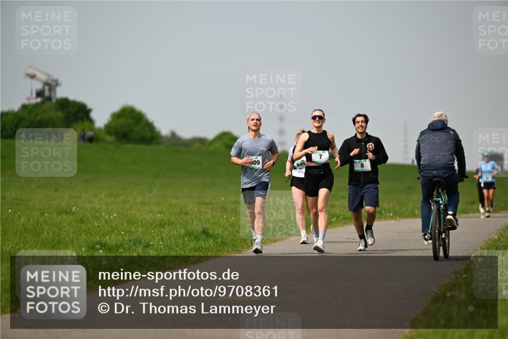 10.05.2026 - 8. Wedeler Halbmarathon Dr. Thomas Lammeyer http://msf.ph/oto/9708361 10.05.2026 12:01:15 Laufen 545 meine-sportfotos.de