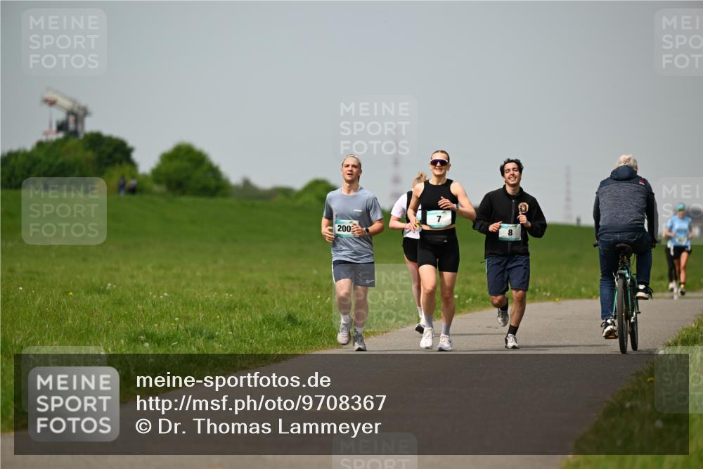 10.05.2026 - 8. Wedeler Halbmarathon Dr. Thomas Lammeyer http://msf.ph/oto/9708367 10.05.2026 12:01:15 Laufen 200 meine-sportfotos.de