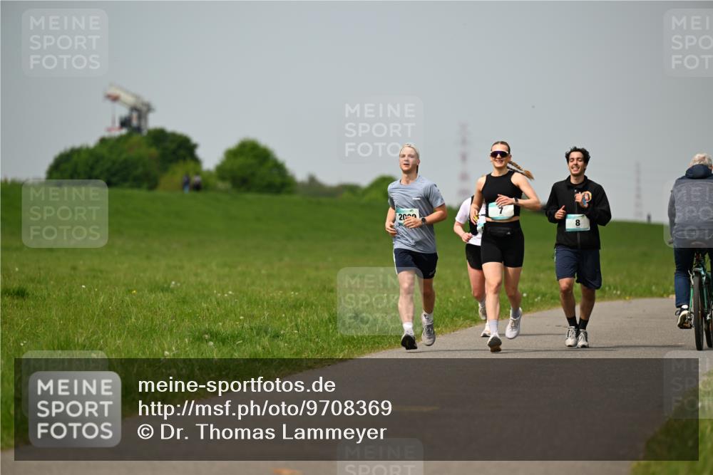 10.05.2026 - 8. Wedeler Halbmarathon Dr. Thomas Lammeyer http://msf.ph/oto/9708369 10.05.2026 12:01:15 Laufen  meine-sportfotos.de