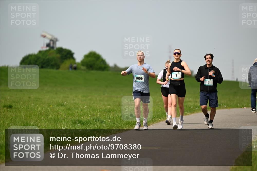10.05.2026 - 8. Wedeler Halbmarathon Dr. Thomas Lammeyer http://msf.ph/oto/9708380 10.05.2026 12:01:16 Laufen 2009 meine-sportfotos.de