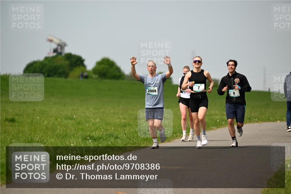 10.05.2026 - 8. Wedeler Halbmarathon Dr. Thomas Lammeyer http://msf.ph/oto/9708386 10.05.2026 12:01:16 Laufen 2009 meine-sportfotos.de