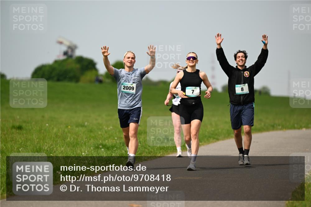10.05.2026 - 8. Wedeler Halbmarathon Dr. Thomas Lammeyer http://msf.ph/oto/9708418 10.05.2026 12:01:18 Laufen 2009 meine-sportfotos.de