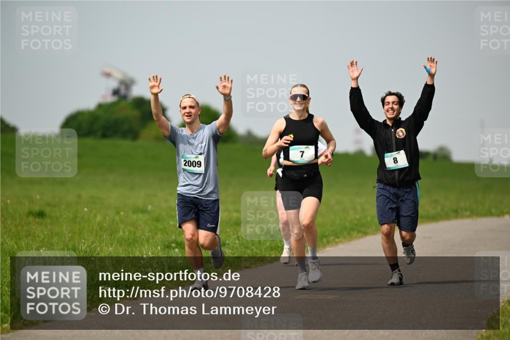 10.05.2026 - 8. Wedeler Halbmarathon Dr. Thomas Lammeyer http://msf.ph/oto/9708428 10.05.2026 12:01:18 Laufen 2009 meine-sportfotos.de