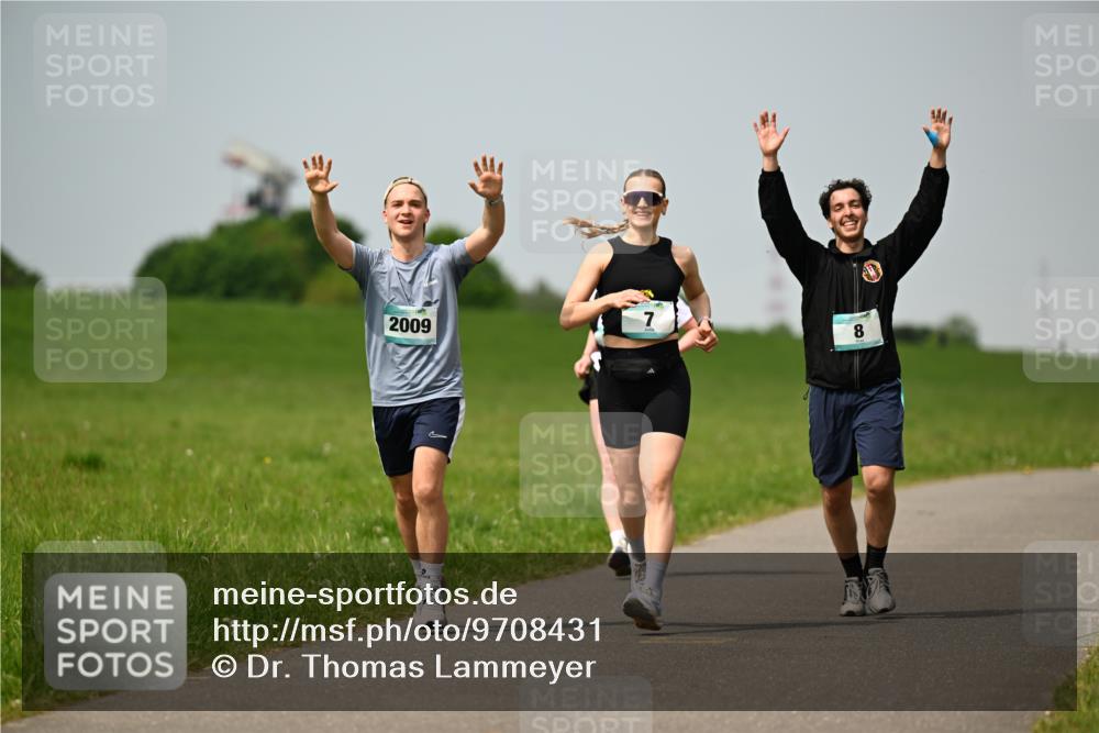 10.05.2026 - 8. Wedeler Halbmarathon Dr. Thomas Lammeyer http://msf.ph/oto/9708431 10.05.2026 12:01:19 Laufen 2009 meine-sportfotos.de