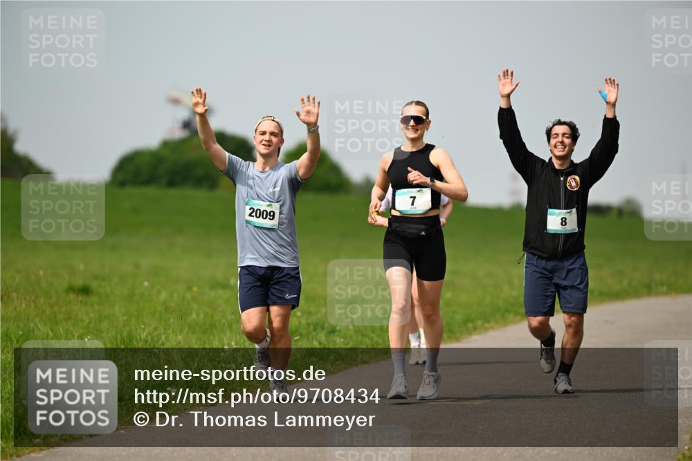 10.05.2026 - 8. Wedeler Halbmarathon Dr. Thomas Lammeyer http://msf.ph/oto/9708434 10.05.2026 12:01:19 Laufen 2009 meine-sportfotos.de