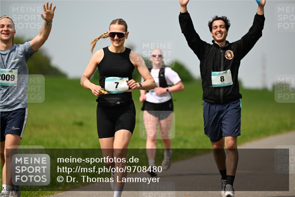 10.05.2026 - 8. Wedeler Halbmarathon Dr. Thomas Lammeyer http://msf.ph/oto/9708480 10.05.2026 12:01:21 Laufen 2009 meine-sportfotos.de