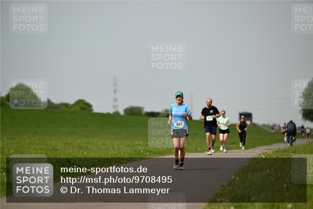 10.05.2026 - 8. Wedeler Halbmarathon Dr. Thomas Lammeyer http://msf.ph/oto/9708495 10.05.2026 12:01:28 Laufen 667, 322 meine-sportfotos.de