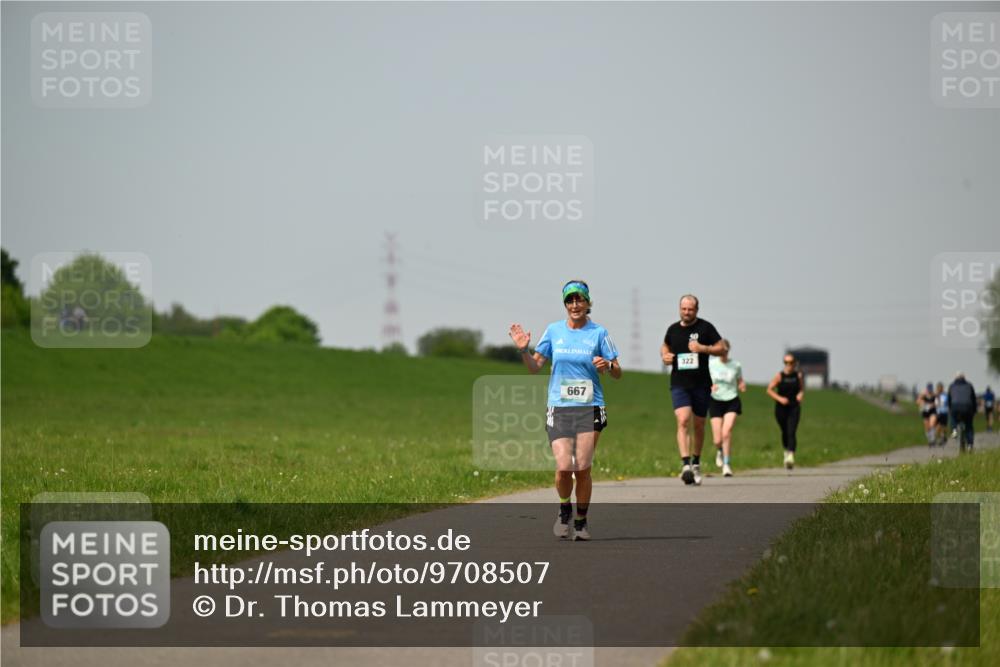 10.05.2026 - 8. Wedeler Halbmarathon Dr. Thomas Lammeyer http://msf.ph/oto/9708507 10.05.2026 12:01:29 Laufen 667 meine-sportfotos.de