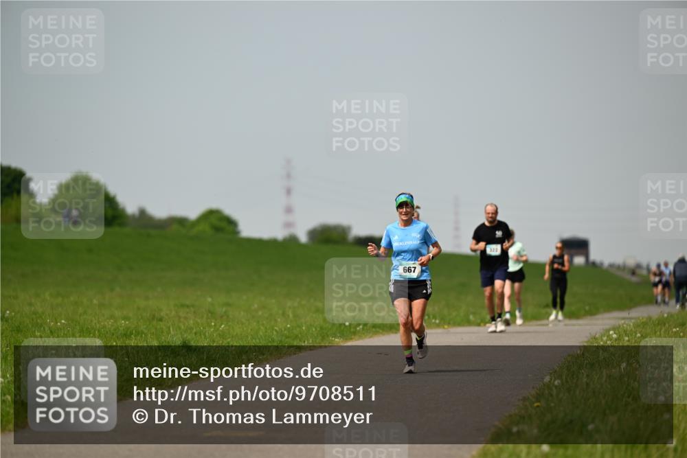 10.05.2026 - 8. Wedeler Halbmarathon Dr. Thomas Lammeyer http://msf.ph/oto/9708511 10.05.2026 12:01:29 Laufen 667 meine-sportfotos.de