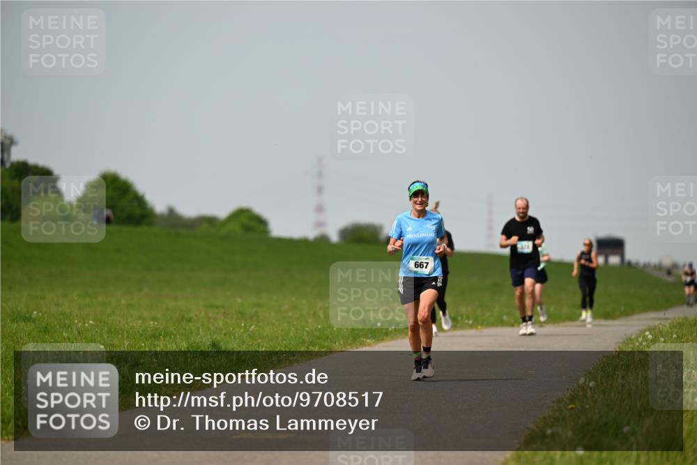 10.05.2026 - 8. Wedeler Halbmarathon Dr. Thomas Lammeyer http://msf.ph/oto/9708517 10.05.2026 12:01:30 Laufen 667 meine-sportfotos.de