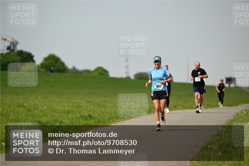 10.05.2026 - 8. Wedeler Halbmarathon Dr. Thomas Lammeyer http://msf.ph/oto/9708530 10.05.2026 12:01:30 Laufen 667 meine-sportfotos.de