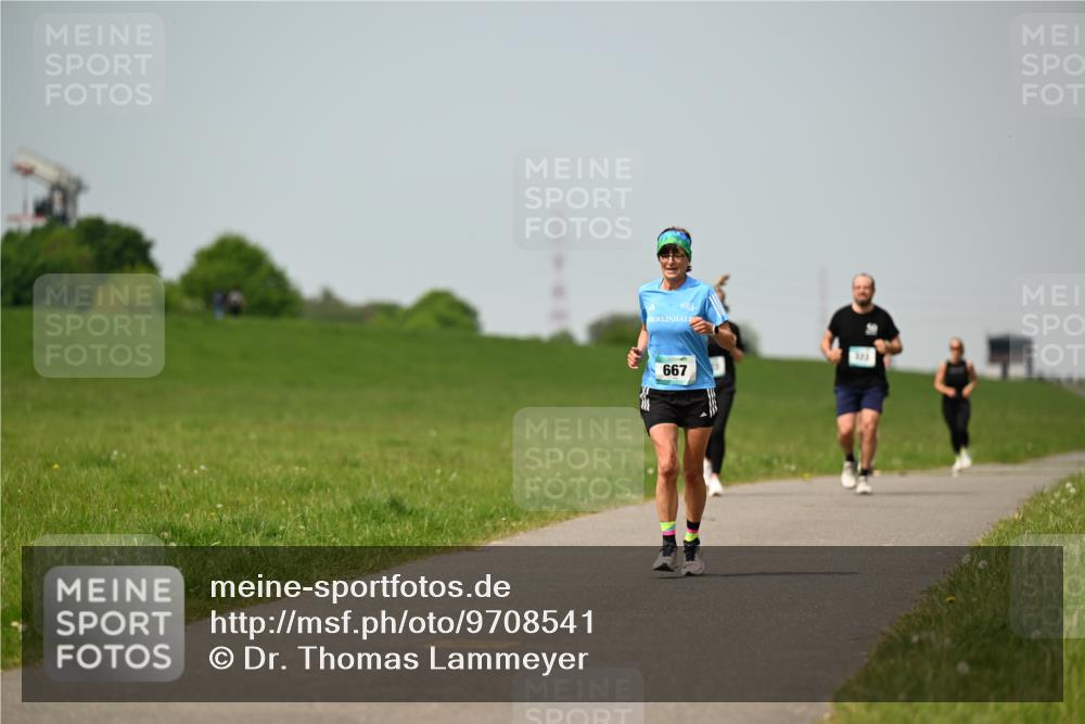 10.05.2026 - 8. Wedeler Halbmarathon Dr. Thomas Lammeyer http://msf.ph/oto/9708541 10.05.2026 12:01:31 Laufen 667 meine-sportfotos.de