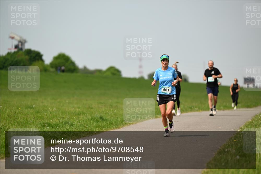 10.05.2026 - 8. Wedeler Halbmarathon Dr. Thomas Lammeyer http://msf.ph/oto/9708548 10.05.2026 12:01:31 Laufen 667 meine-sportfotos.de
