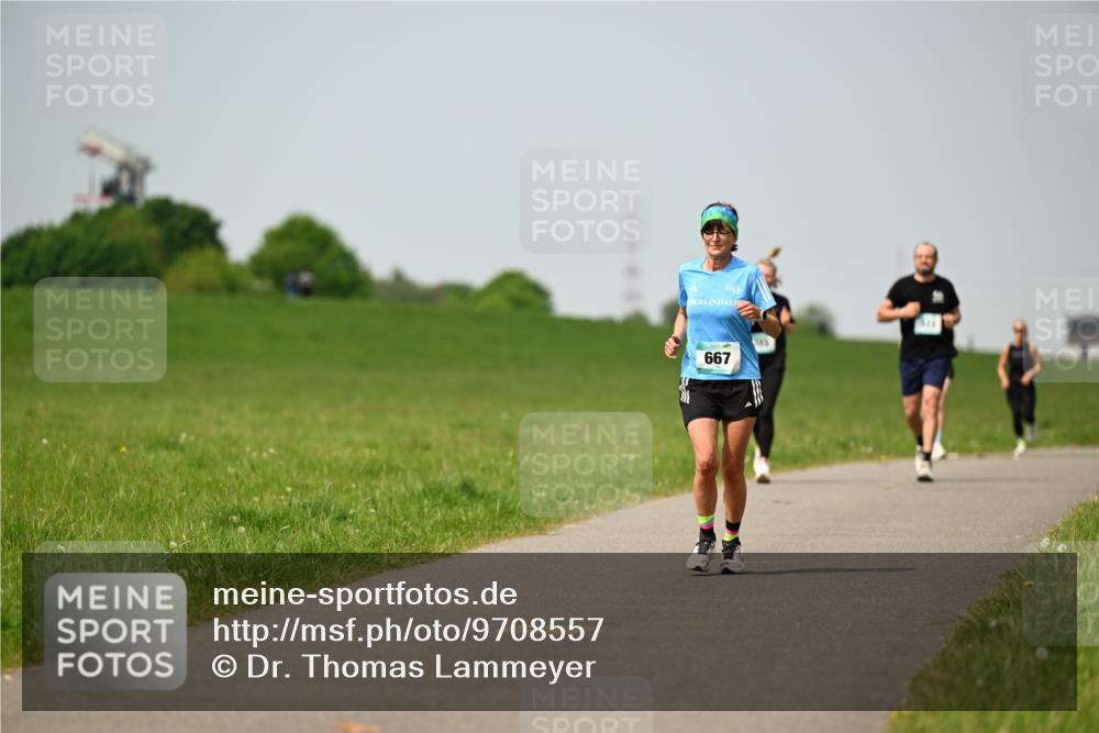 10.05.2026 - 8. Wedeler Halbmarathon Dr. Thomas Lammeyer http://msf.ph/oto/9708557 10.05.2026 12:01:31 Laufen 667 meine-sportfotos.de