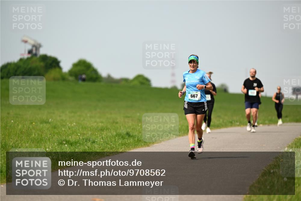 10.05.2026 - 8. Wedeler Halbmarathon Dr. Thomas Lammeyer http://msf.ph/oto/9708562 10.05.2026 12:01:32 Laufen 667 meine-sportfotos.de