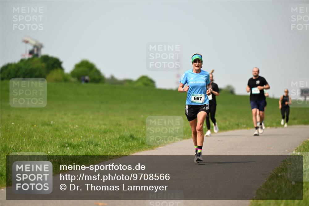 10.05.2026 - 8. Wedeler Halbmarathon Dr. Thomas Lammeyer http://msf.ph/oto/9708566 10.05.2026 12:01:32 Laufen 667 meine-sportfotos.de