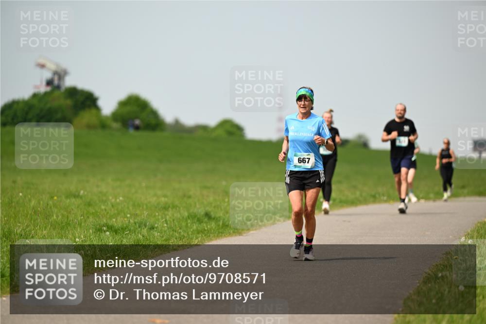 10.05.2026 - 8. Wedeler Halbmarathon Dr. Thomas Lammeyer http://msf.ph/oto/9708571 10.05.2026 12:01:32 Laufen 667 meine-sportfotos.de