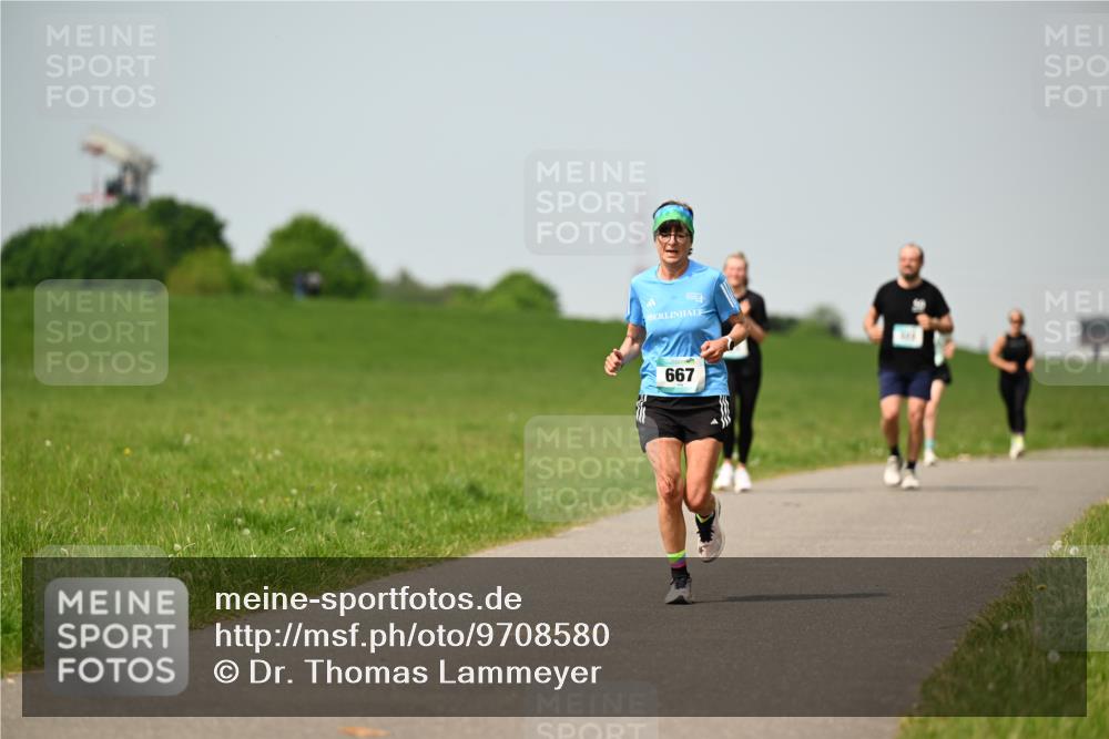 10.05.2026 - 8. Wedeler Halbmarathon Dr. Thomas Lammeyer http://msf.ph/oto/9708580 10.05.2026 12:01:32 Laufen 667 meine-sportfotos.de