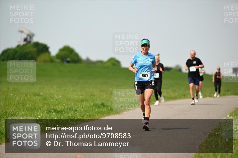 10.05.2026 - 8. Wedeler Halbmarathon Dr. Thomas Lammeyer http://msf.ph/oto/9708583 10.05.2026 12:01:33 Laufen 667 meine-sportfotos.de
