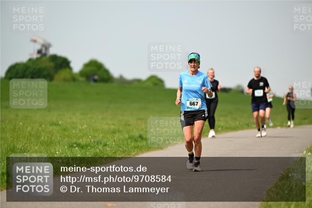 10.05.2026 - 8. Wedeler Halbmarathon Dr. Thomas Lammeyer http://msf.ph/oto/9708584 10.05.2026 12:01:33 Laufen 667 meine-sportfotos.de