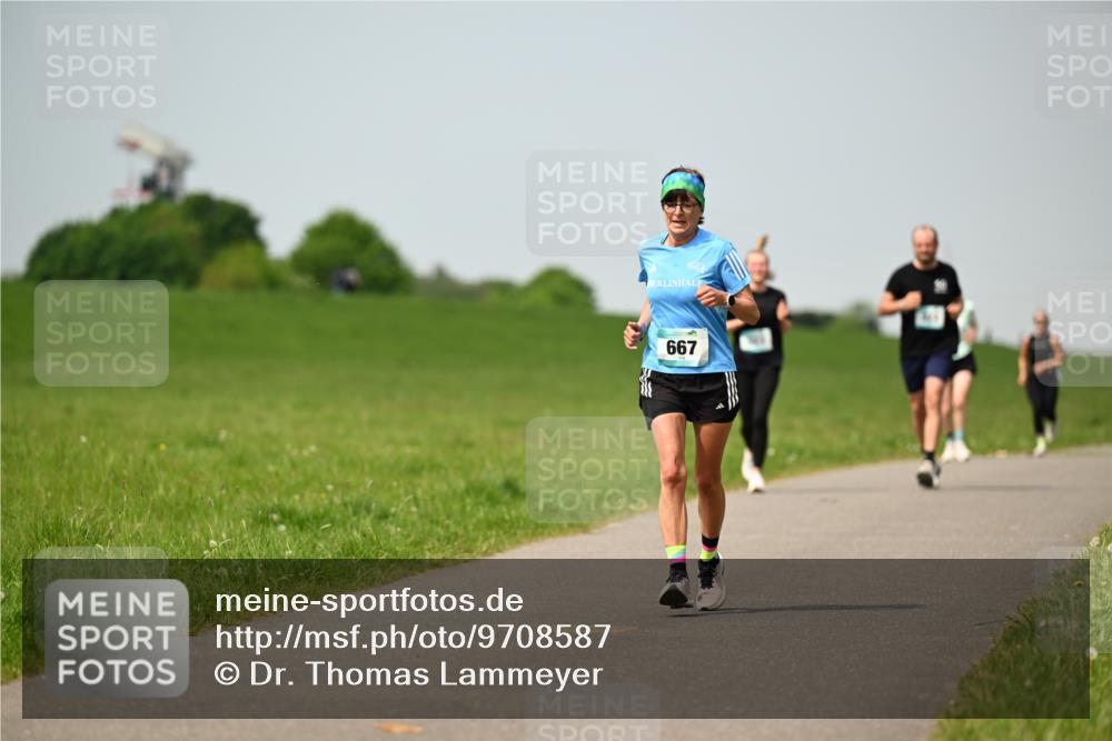 10.05.2026 - 8. Wedeler Halbmarathon Dr. Thomas Lammeyer http://msf.ph/oto/9708587 10.05.2026 12:01:33 Laufen 667 meine-sportfotos.de