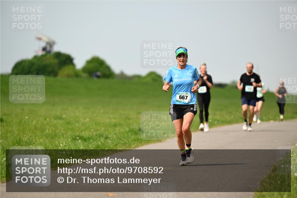 10.05.2026 - 8. Wedeler Halbmarathon Dr. Thomas Lammeyer http://msf.ph/oto/9708592 10.05.2026 12:01:33 Laufen 667 meine-sportfotos.de