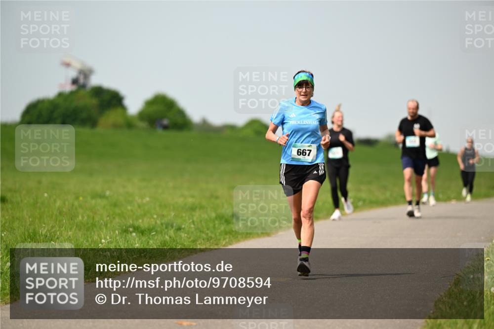 10.05.2026 - 8. Wedeler Halbmarathon Dr. Thomas Lammeyer http://msf.ph/oto/9708594 10.05.2026 12:01:33 Laufen 667 meine-sportfotos.de