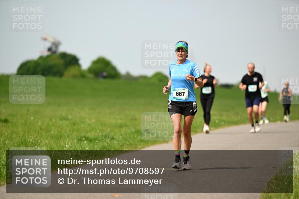 10.05.2026 - 8. Wedeler Halbmarathon Dr. Thomas Lammeyer http://msf.ph/oto/9708597 10.05.2026 12:01:34 Laufen 667 meine-sportfotos.de