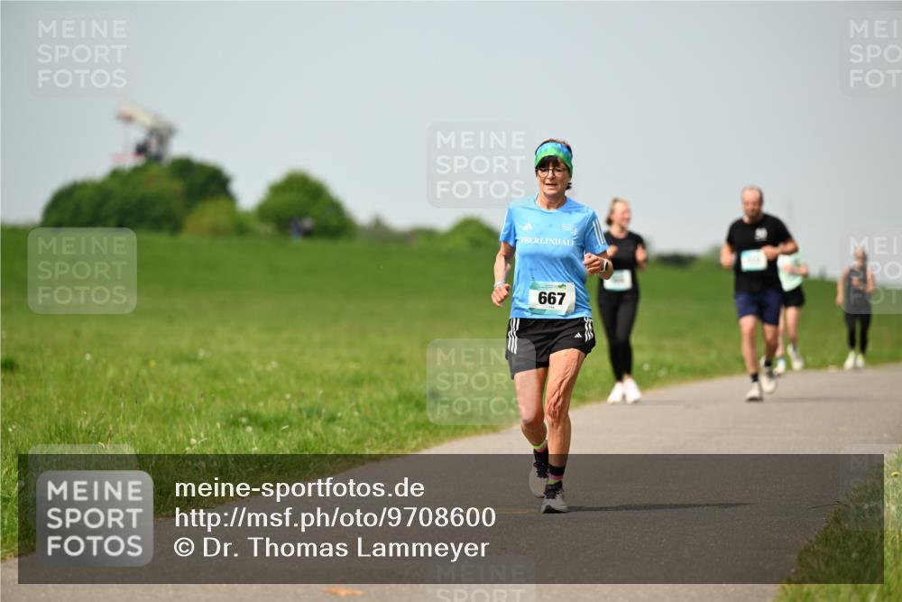 10.05.2026 - 8. Wedeler Halbmarathon Dr. Thomas Lammeyer http://msf.ph/oto/9708600 10.05.2026 12:01:33 Laufen 667 meine-sportfotos.de