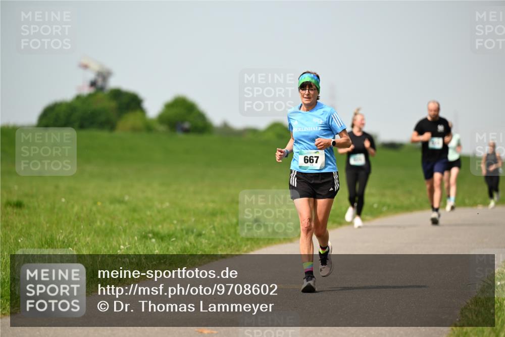 10.05.2026 - 8. Wedeler Halbmarathon Dr. Thomas Lammeyer http://msf.ph/oto/9708602 10.05.2026 12:01:34 Laufen 667 meine-sportfotos.de