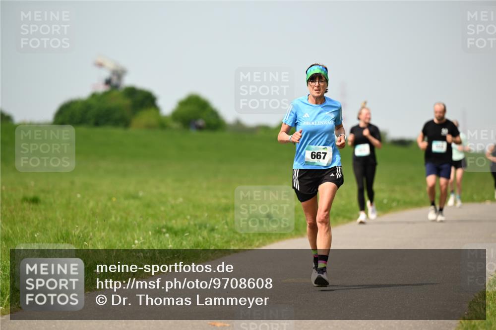 10.05.2026 - 8. Wedeler Halbmarathon Dr. Thomas Lammeyer http://msf.ph/oto/9708608 10.05.2026 12:01:34 Laufen 667 meine-sportfotos.de