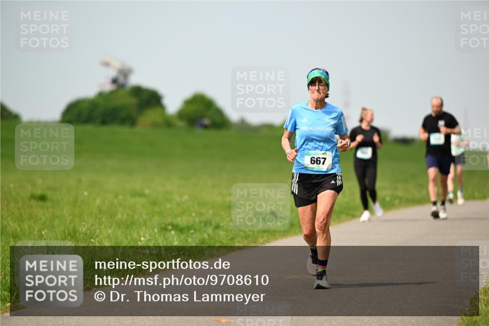 10.05.2026 - 8. Wedeler Halbmarathon Dr. Thomas Lammeyer http://msf.ph/oto/9708610 10.05.2026 12:01:34 Laufen 667 meine-sportfotos.de