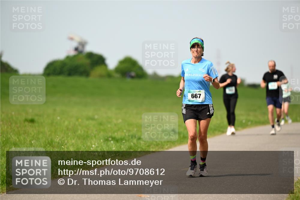 10.05.2026 - 8. Wedeler Halbmarathon Dr. Thomas Lammeyer http://msf.ph/oto/9708612 10.05.2026 12:01:34 Laufen 667 meine-sportfotos.de