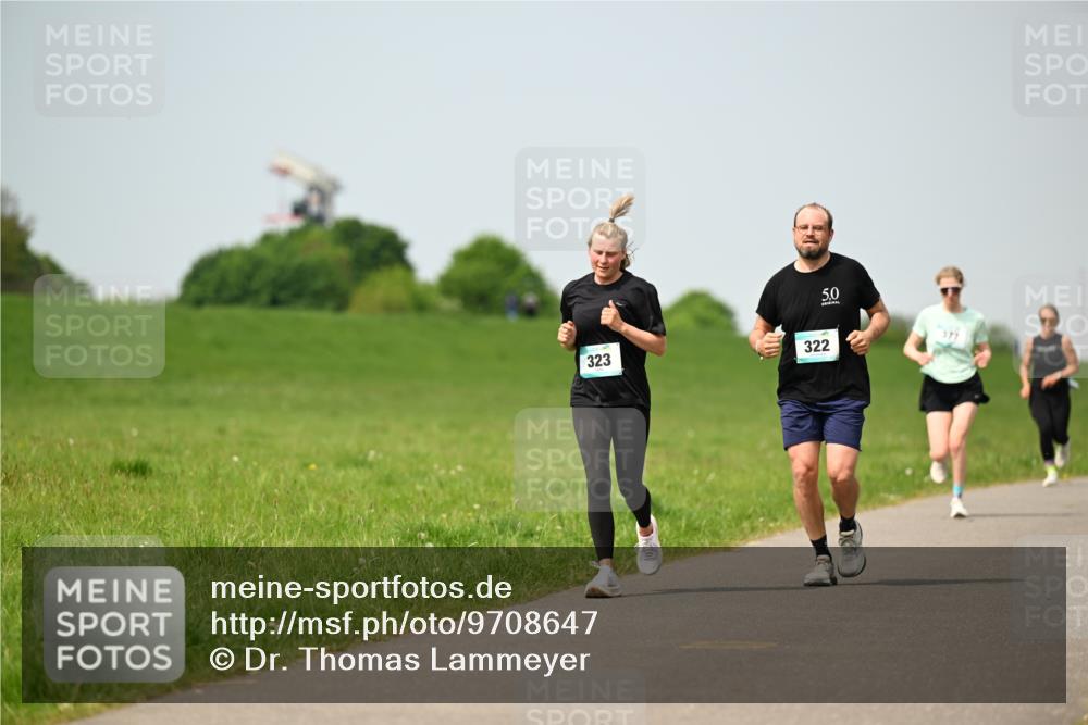 10.05.2026 - 8. Wedeler Halbmarathon Dr. Thomas Lammeyer http://msf.ph/oto/9708647 10.05.2026 12:01:39 Laufen 323, 322 meine-sportfotos.de