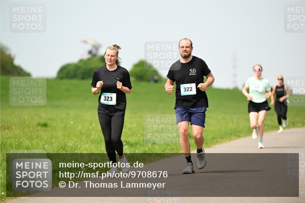 10.05.2026 - 8. Wedeler Halbmarathon Dr. Thomas Lammeyer http://msf.ph/oto/9708676 10.05.2026 12:01:41 Laufen 323, 322 meine-sportfotos.de