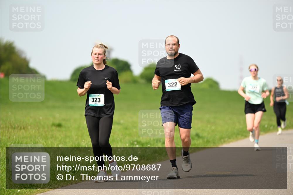 10.05.2026 - 8. Wedeler Halbmarathon Dr. Thomas Lammeyer http://msf.ph/oto/9708687 10.05.2026 12:01:42 Laufen 323, 322 meine-sportfotos.de