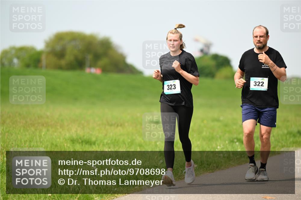 10.05.2026 - 8. Wedeler Halbmarathon Dr. Thomas Lammeyer http://msf.ph/oto/9708698 10.05.2026 12:01:43 Laufen 323, 322 meine-sportfotos.de